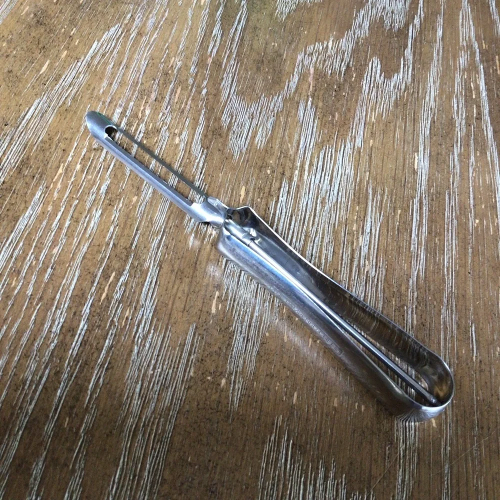 Vintage Pampered Chef #1050 Floating Blade Vegetable Potato Peeler Sweden 6.5”